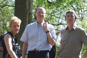 Bürgermeister Kölz, Rektorin Steigelmann, Tourenleiter Kurz